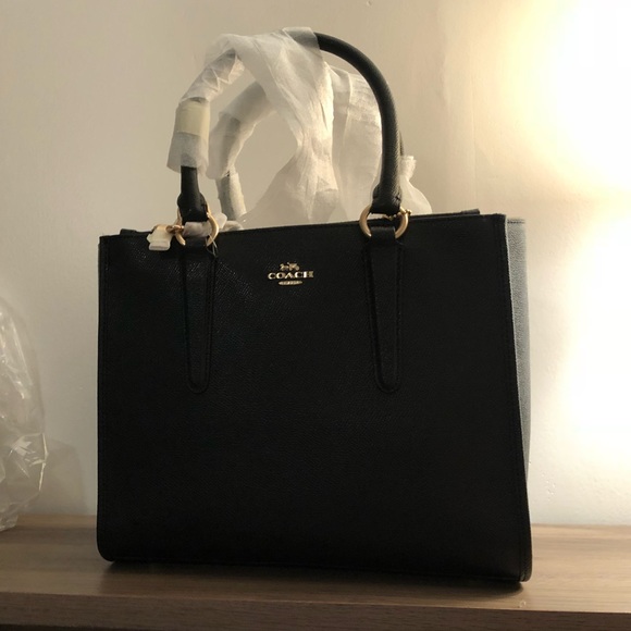 Coach Handbags - NWT Authentic Coach Carry-all Purse